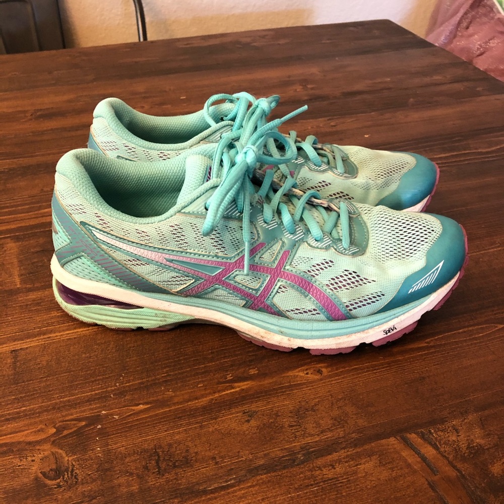 Mint green Asics! Excellent condition!
